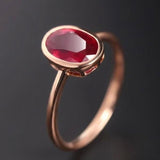 赤いルビーの金のリング