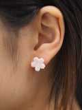 桜の花形ピアス 樹脂製 窯元直送！焼き物ハンドメイド